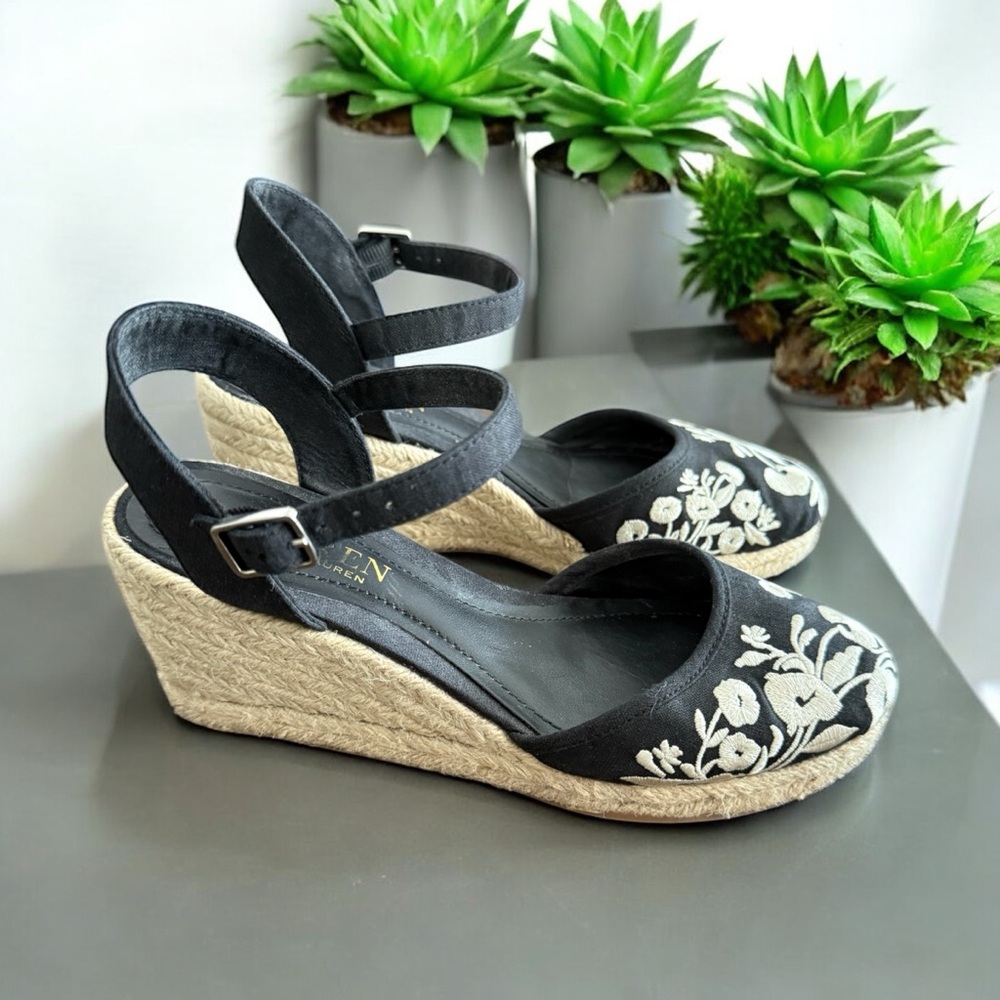 Lauren Ralph Lauren Black and Cream Embroidered Floral Wedge Sandals size 6.5